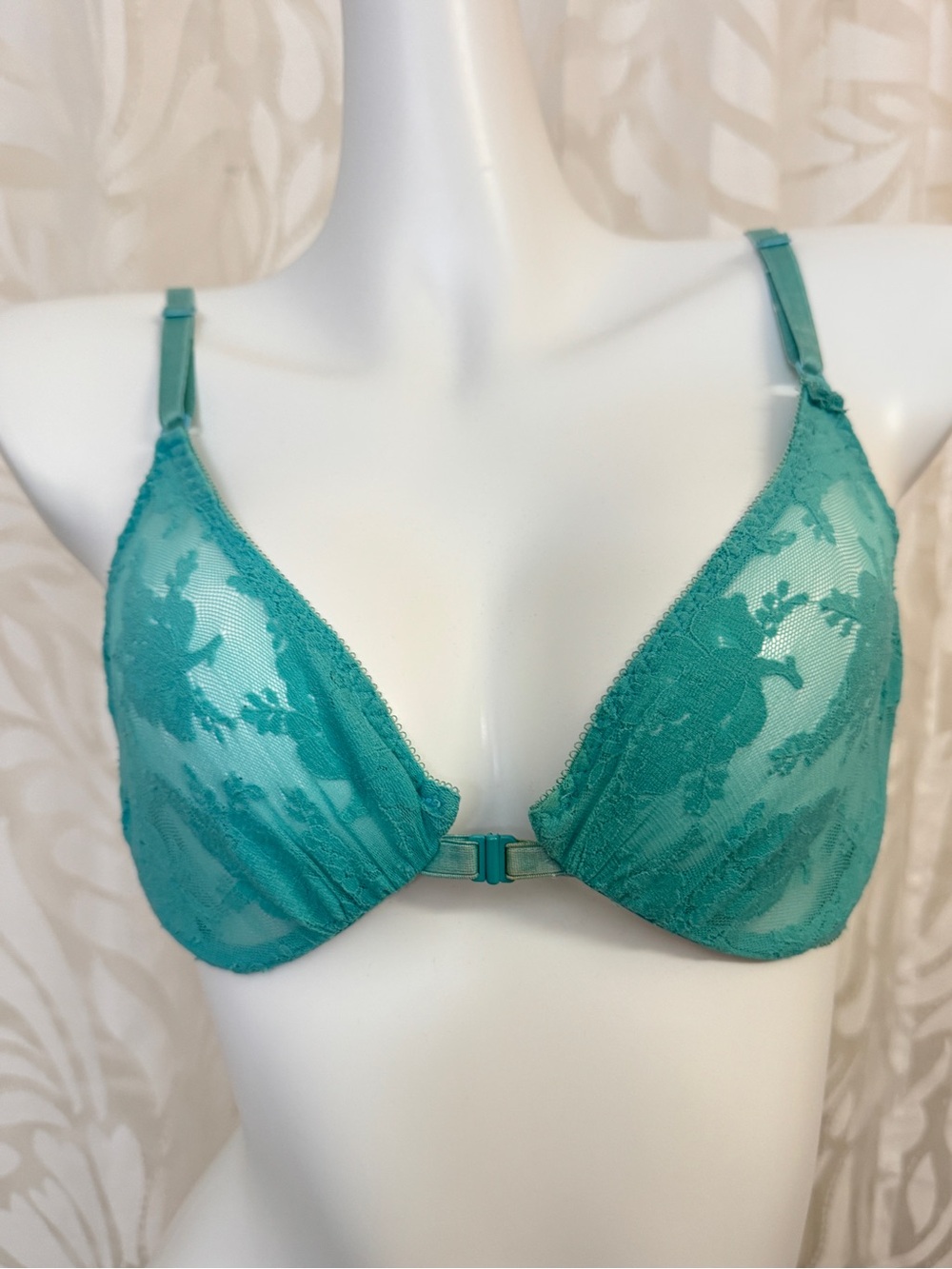 Christian Dior Vintage Turquoise Lace Front-Closure Bra- Woman’s Intimates 34B